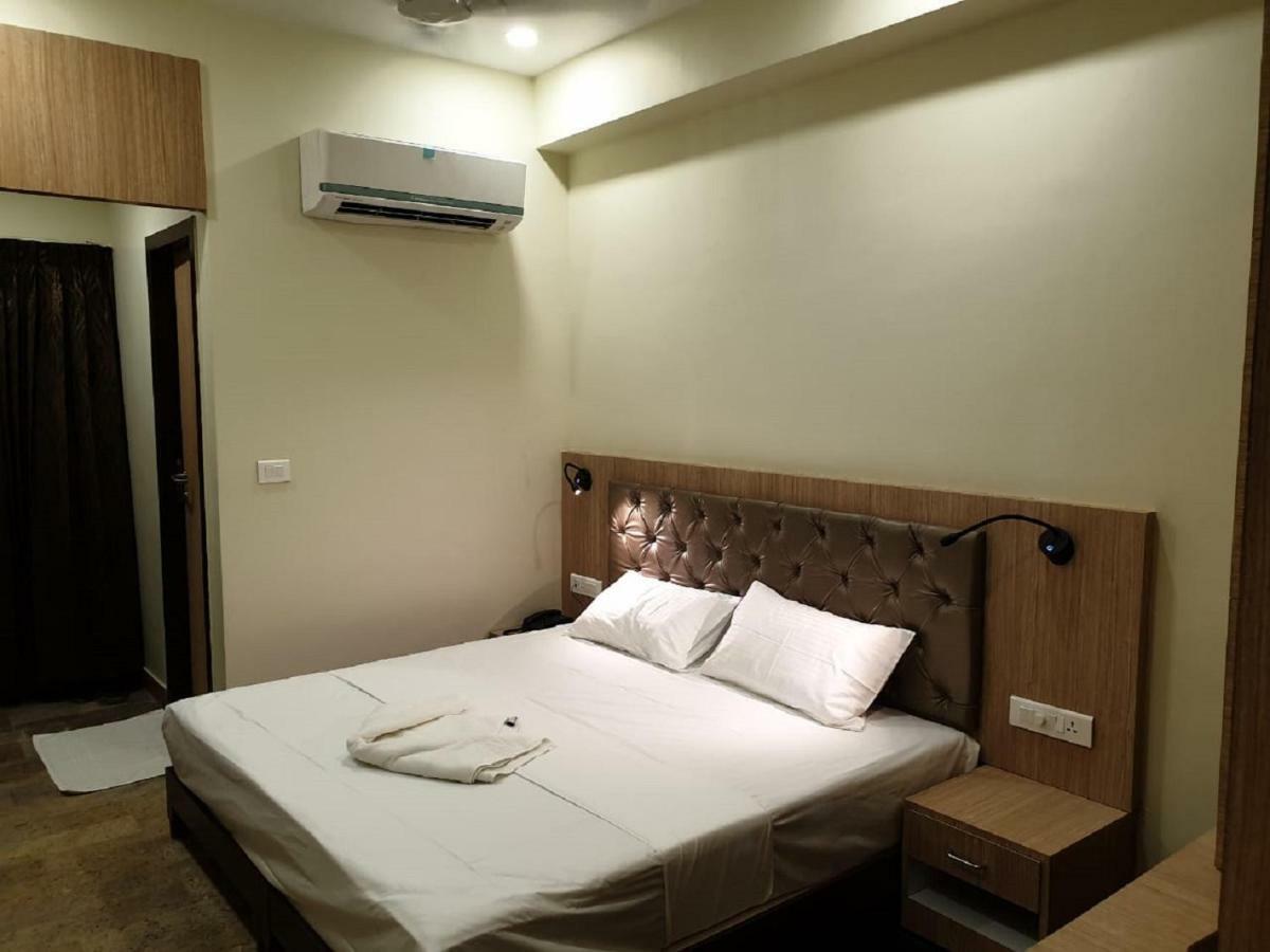 Hotel Amutham Residency Tiruchirappalli Exterior foto